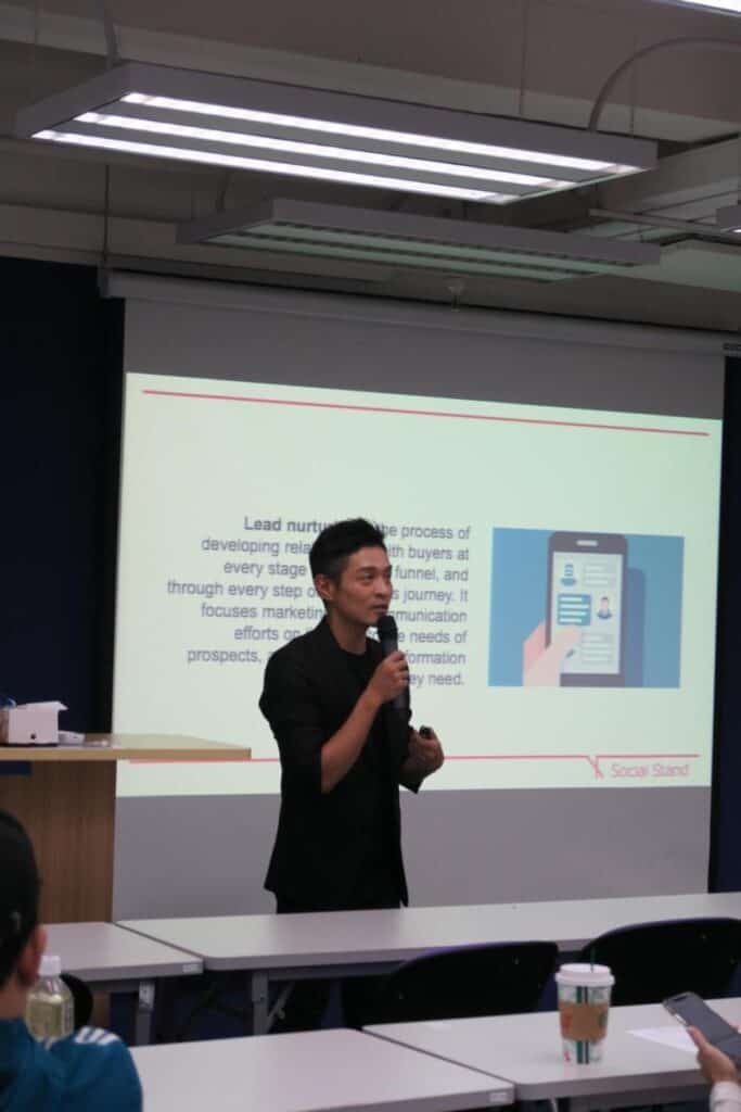 Bernie Wong sharing digital and social media trends with students at Kaplan Hong Kong Open Day