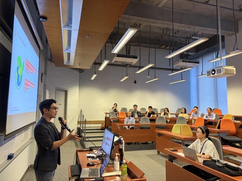Dr Bernie Wong speaking on ESG storytelling and brand trust at PolyU SPEED